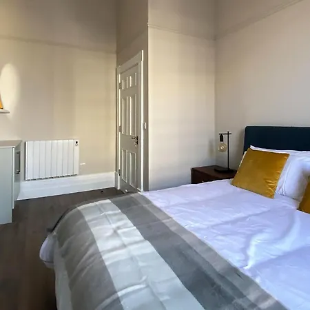 بيت للعطل Luxuriously Large Period D2 Property Of Character