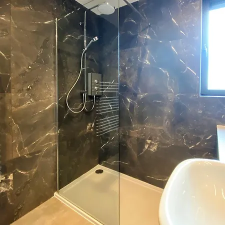 بيت للعطل Luxuriously Large Period D2 Property Of Character *
